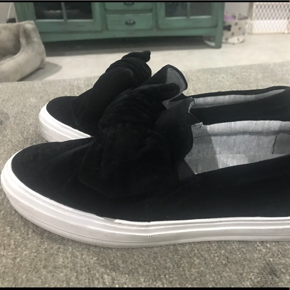nine west onosha bow sneaker